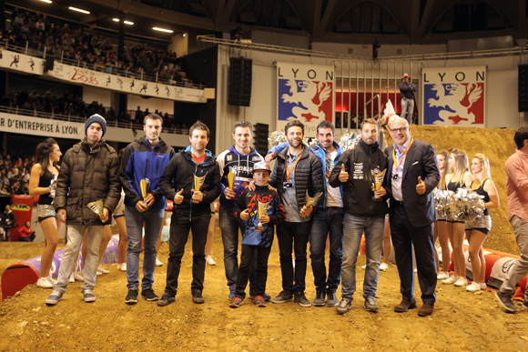 1. Didier Caudard-Breille, président de DCB International et les pilotes vainqueurs du Super Cross de Lyon