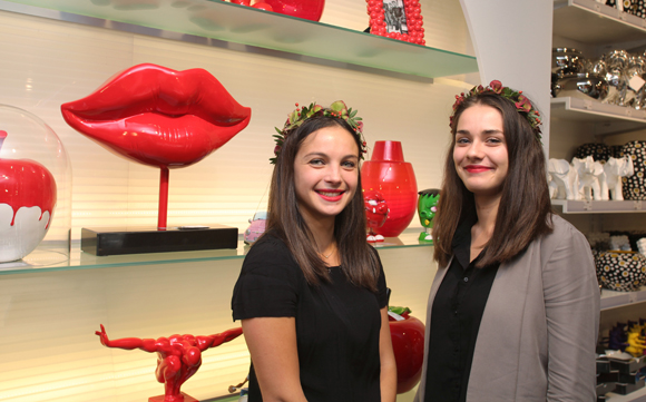 2. Lucie et Camille (Le Jardin Célestin)