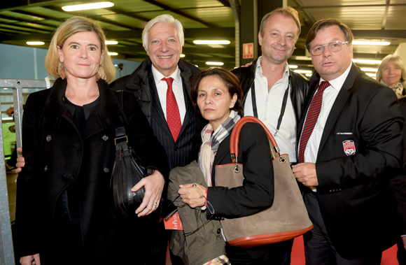 32. Marc Fraysse (Cofely GDF Suez), son épouse Delphine (IRH), Najet Jaouadi, secrétaire particulière du maire de Lyon, Marco Polisson (Lyon People) et Franck Isaac-Sibille (LOU Rugby)