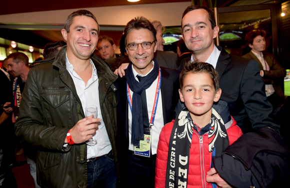 34. Hervé Ollien (Samsung), Olivier Bernardeau (OL), Jérôme Aguesse (Dalkia) et son fils Victor