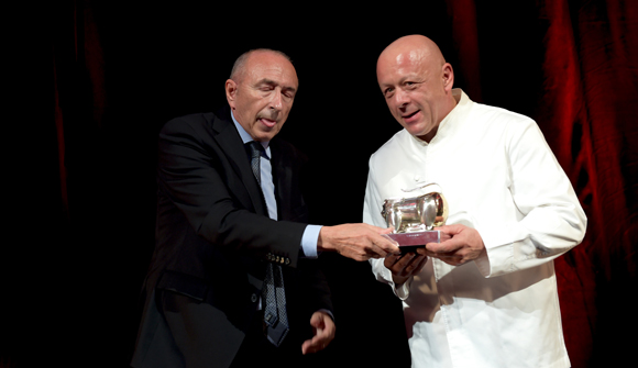 40. Trophée d’Honneur remis par Gérard Collomb, sénateur maire de Lyon à Thierry Marx