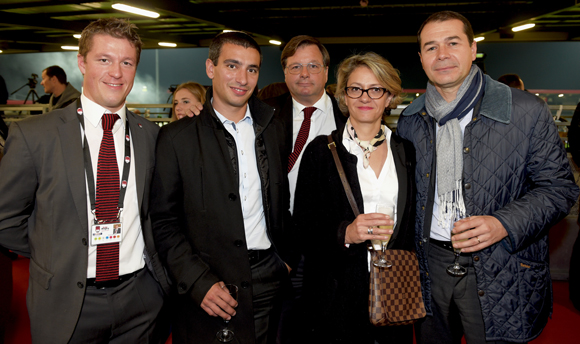 41. Mathieu Renaud (LOU Rugby), Yann Cucherat, adjoint aux sports, Franck Isaac-Sibille (LOU Rugby), Claire et David Gries (BNP Paribas) 