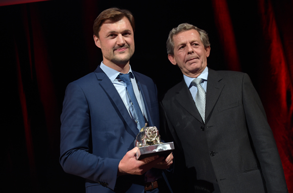 45. Trophée du Vin & Vigneron de l’année remis par Pierre Saby, directeur régional Mercure & Novotel à Stéphane Ogier, domaine Michel & Stéphane Ogier