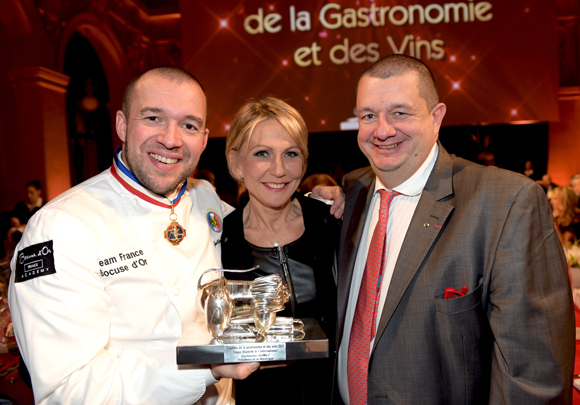 59. Guillaume Gomez, chef du Palais de l’Elysée, Odile Mattei (France 3) et Christophe Marguin, président des Toques Blanches Lyonnaises