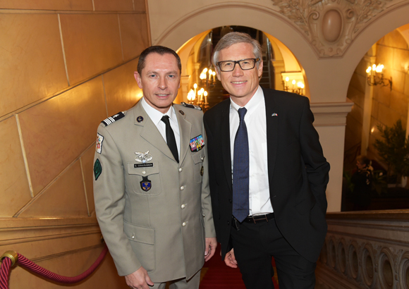 1. Le colonel Gilles Coulougnon et Hugues Pouzet, consul d’Estonie