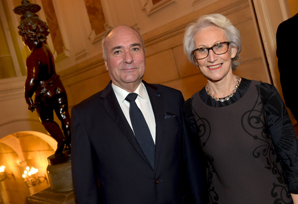 23. Roland Roux de Chavanes, président de l’Union des consuls Honoraires en France et son épouse Raphaëlle