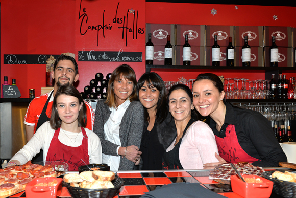 11. Haiet et son équipe du Comptoir des Halles avec Axelle Lamiche (Lyon People)