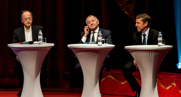 15. La table ronde réunissant l’écrivain Alain Renaud, Jean-Michel Aulas, président de l’OL et Jacques de Chilly (Métropole de Lyon)