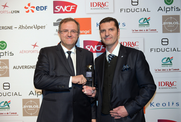 23. Trophée de la TPE de l’année remis à Christian Janier M.O.F (Fromagerie Janier), par Jean-Marc Jaumouillé (Fiducial)