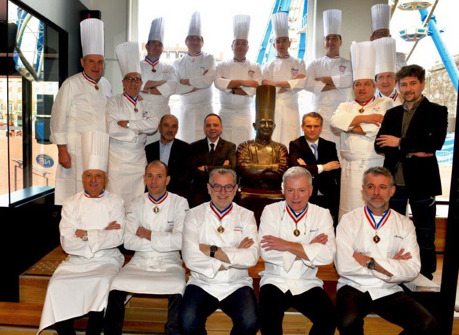 Paul Bocuse coulé dans le bronze