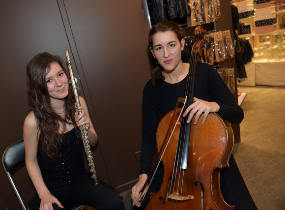 17. Les musiciennes Daniela Mars et Lou Dufoix (Lou & Daniela)