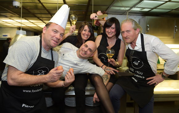 2. Petite pause pour nos chefs d’un soir, avec le Champagne Marguerite Guyot