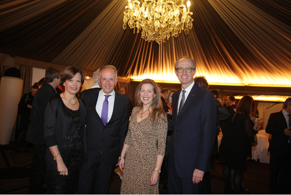 5. Catherine Vernusse (Ville d’Ecully), son époux Eric Vernusse, (Banque Rhône-Alpes), Leanne et Jacques Bourguignon, directeur général Sofitel Lyon Bellecour