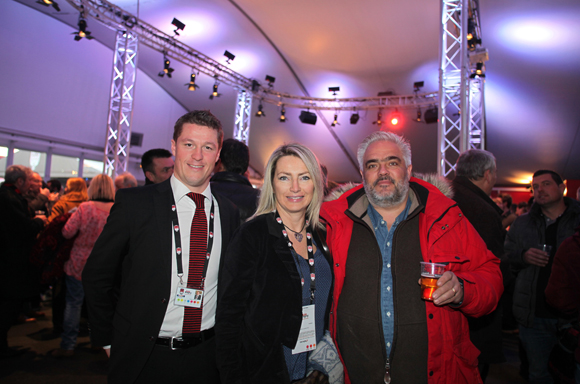 1. Mathieu Renaud (LOU Rugby), Corinne Paris (Assurances Paris Gerbaud) et Claude Barbet (Café de la Gare Brignais)