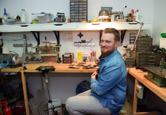 1. Florentin Robert dans ses ateliers (Reg-Art)