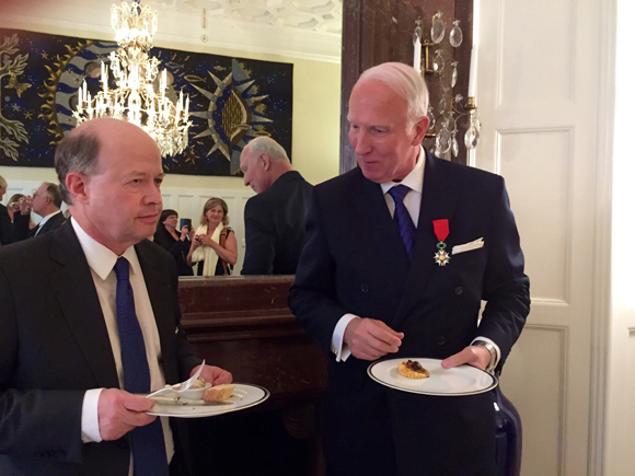 14. Jacques Lapouge, son excellence l’ambassadeur de France à Stockholm avec Björn Blomberg