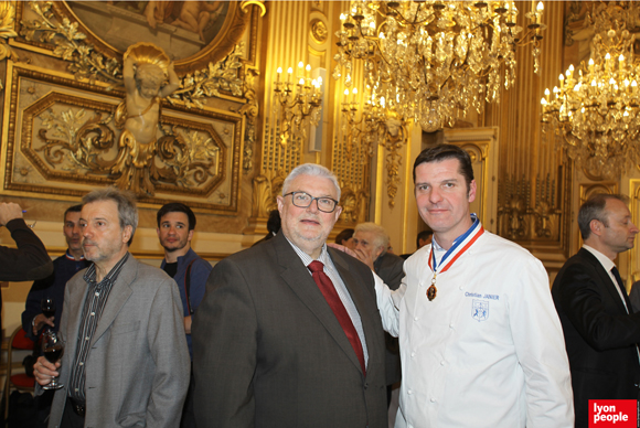 35. Didier Latapie (Chambre de Métiers et de l’Artisanat du Rhône) et le fromager-affineur Christian Jannier