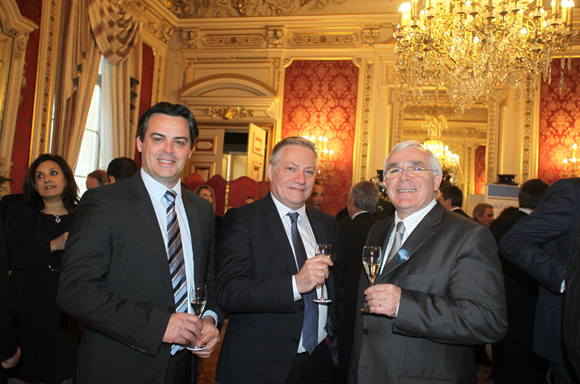 4. Antony Roche (Siemens), Jean-Marc Berlioz (Siemens Healthcare) et le professeur Emmanuel Broussolle (Neurologie CHU de Lyon)