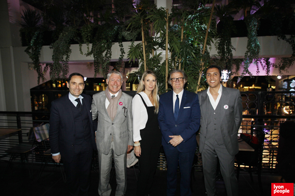 6. Pierre-Jacques Brivet, président du comité du perfectionnement de Supdemod, Denis de Bénazé, président de Supdemod, la styliste Nathalie Chaize, Gérard Ravouna, président des Industries Mode et Habillement Rhône-Alpes et Jamal Hammouche, directeur de Supdemod