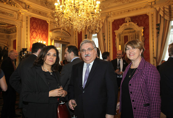 6. Catherine Moste (Sanofi Pasteur), Christian Pouviot, expert-comptable (GCR) et Marie-José Quentin-Millet (Sanofi)