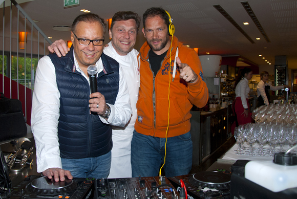 9. Frédéric Berthod (33 Cité) entouré de l’artiste Jaké et le DJ Philippe Jacquet (Opéra Rock)