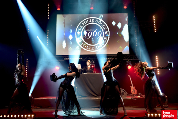 112. Les danseuses de la Folie Douce