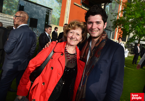 27. Florence Perier (Café du peintre) et son fils Maxime