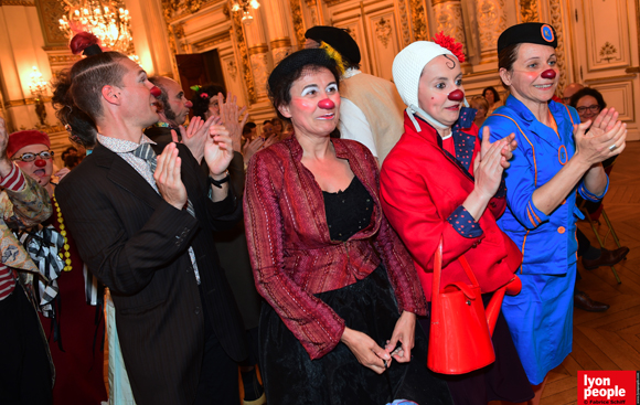 33. Les clowns très concentrés