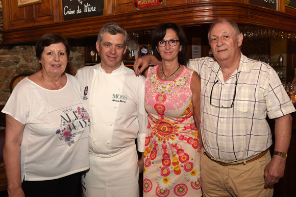 62. Mireille, son fils Laurent Bouvier (Chez Moss), son beau-père René Battin et Françoise Pupier-Sibilia (Chez Moss)
