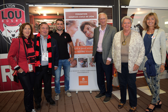 8. Le docteur Jacqueline Ginon, son époux Olivier Ginon, président de GL Events, Romain Loursac (LOU Rugby), Bruno Lacroix (Fondation Hospices Civils de Lyon), son épouse Anne et Sophie Merigot (Fondation Hospices Civils de Lyon)