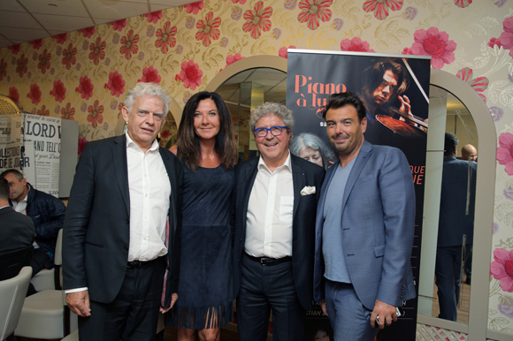 6. Jean-Paul Viossat (Rives et Développement), Caroline Auclair (Lord Nelson), Roland Bernard (Axotel) et Fabrice Goulier (Lord Nelson)  