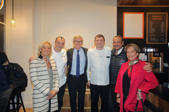 17. Marie Odile Fondeur, directrice du SIRHA, Christophe Roure (Le Neuvième Art), Hugues Pouzet, consul d’Estonie, Williams Jacquier (Le Vivarais), Vincent Ferniot, créateur du concept Boco et Carole Dufour (Idées en Tête)