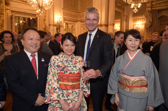 23. Laurent Wauquier, président du Conseil Régional, Ryuichiro Kobayashi, consul du Japon, son épouse Yukiko et Yuriko Nishikawa