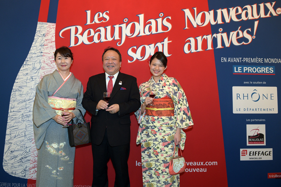 35. Ryuichiro Kobayashi, consul du Japon, son épouse Yukiko et Yuriko Nishikawa