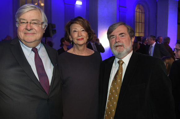 36. Franck Levotre, président du Groupe Levotre, son épouse Geneviève et Jean-Paul Thivolle (CFT)