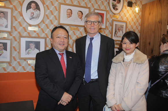 5. Ryuichiro Kobayashi, consul général du Japon, Hugues Pouzet, consul d’Estonie et Yuriko Nishikawa