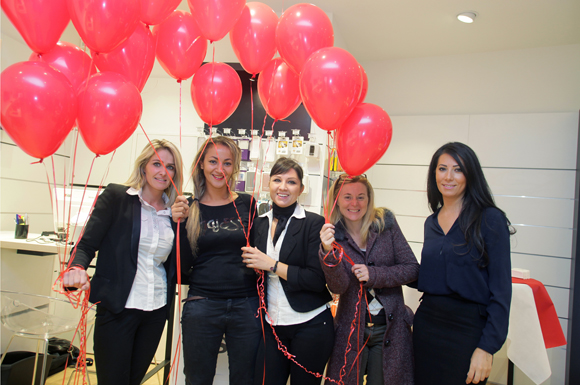 7. Karine, Nadia, Amandine, Delphine et Nadia (SFR)