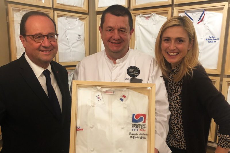 François Hollande chez Christophe Marguin. Le Président reçoit le Président au Président