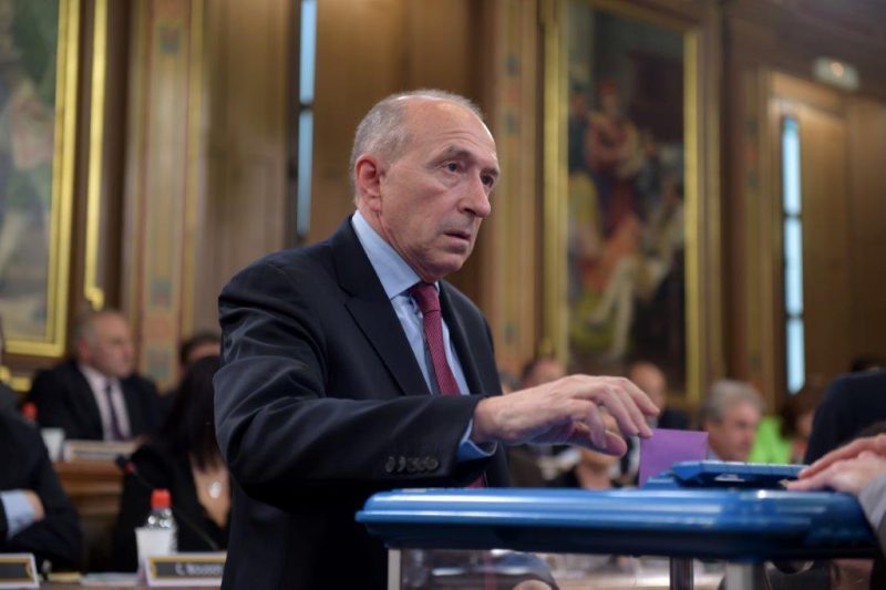 Gérard Collomb a retrouvé son fauteuil de maire de Lyon ce matin