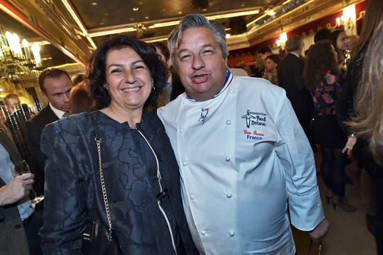 Mari Fabienne Egal Et Son Fils