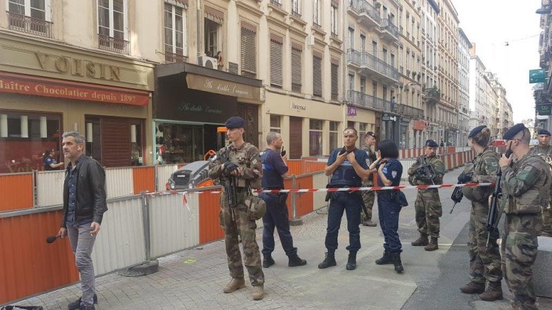 Attentat rue Victor Hugo. Trois suspects en garde à vue