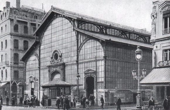 Halles De Lyon Chez Leon S Entend La Mer