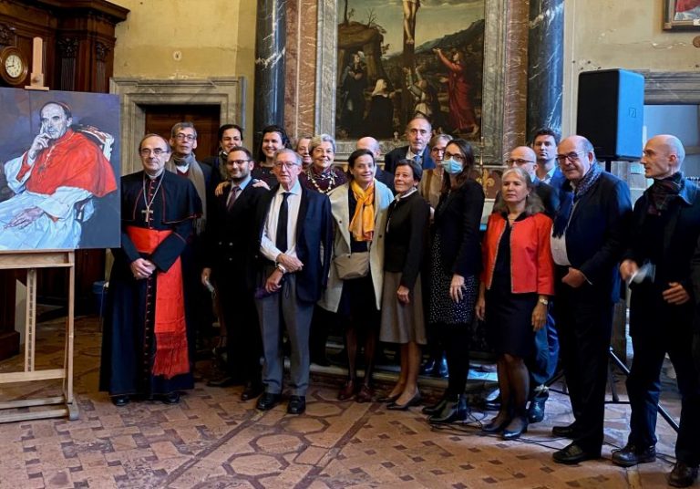 Philippe De Dieuleveult Frères Et Sœurs Cardinal Philippe Barbarin. Son portrait installé en l'église de la
