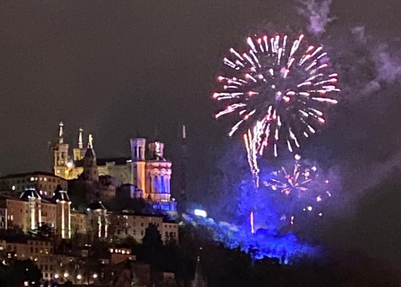 Feux d'artifice du 8 décembre. Le rabat-joie Grégory Doucet saisit la  justice ! 