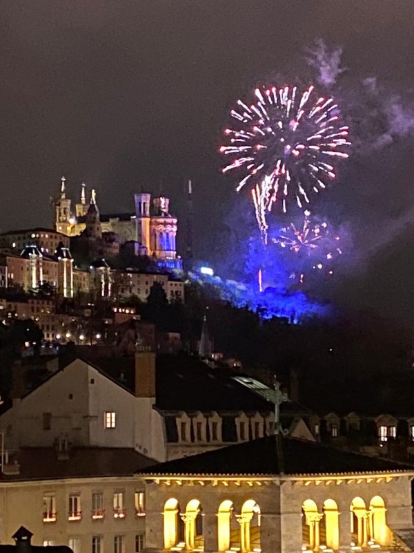 Feux d'artifice du 8 décembre. Le rabat-joie Grégory Doucet saisit la  justice ! 