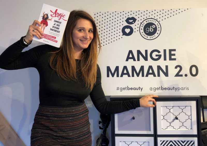 Angie 2.0, Youtubeuse lyonnaise. Son livre pour rester à la page
