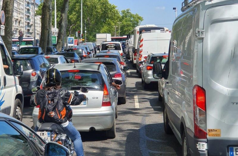 Lyon de nouveau saturée par les embouteillages. Merci qui ?