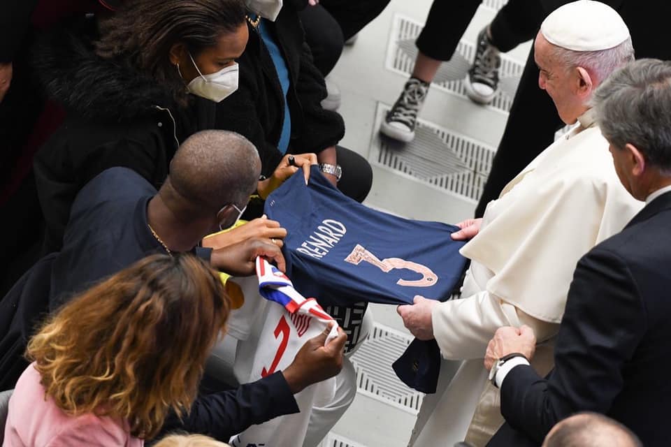 OL Féminin. L’émouvante rencontre de Wendie Renard et du Pape François au Vatican