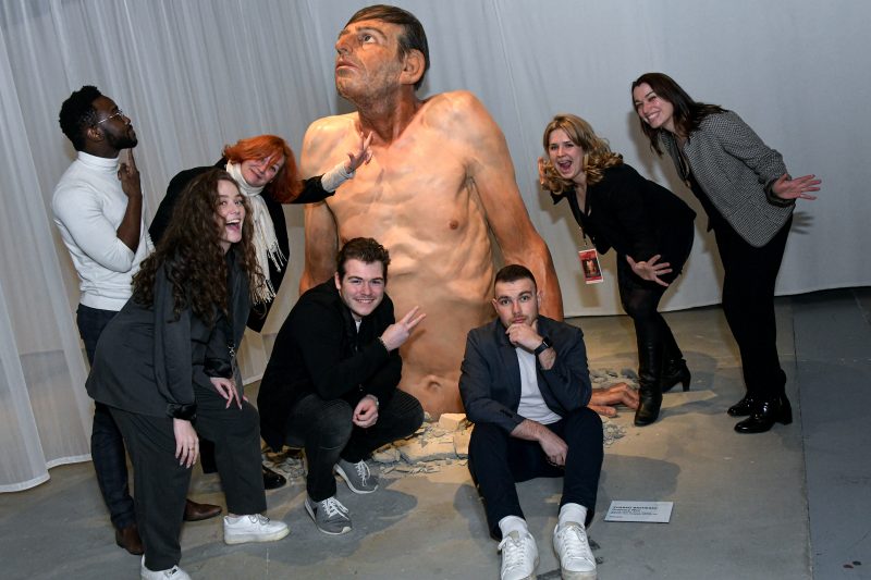 Lyon. Vernissage immersif de l’exposition hyperréaliste « Ceci n’est pas un corps » à la Sucrière