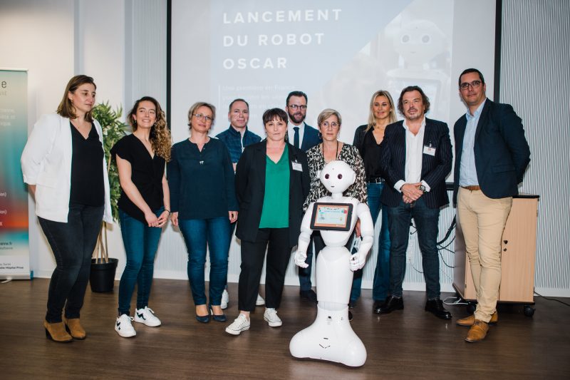 Médipôle de Villeurbanne. Les premiers pas du robot Oscar, l’anti-stress des enfants